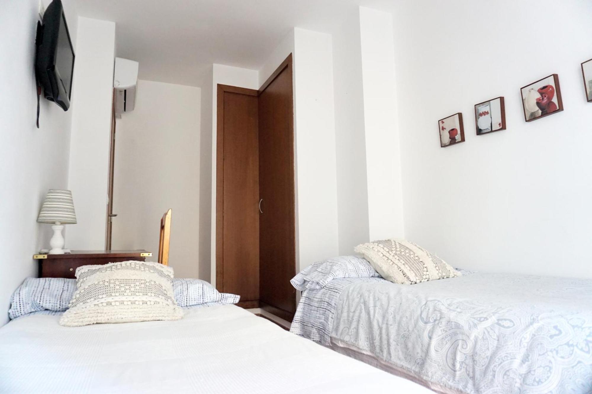 La Korolada Guesthouse Alicante Bilik gambar